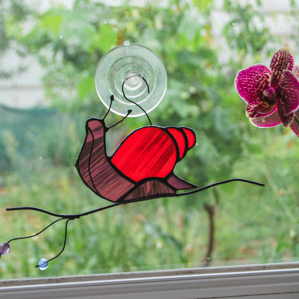 Snail window decor