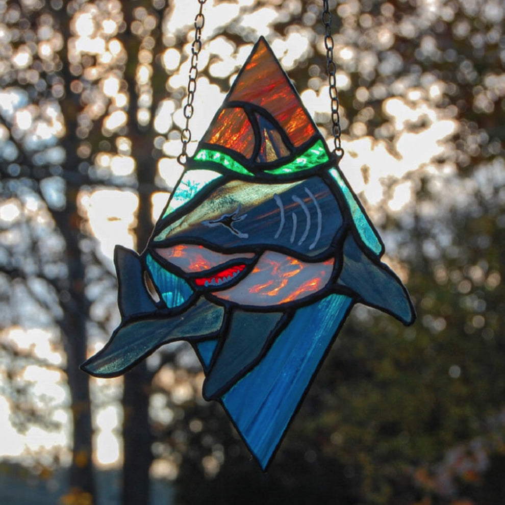 Stained glass hanging shark – Play The Glass